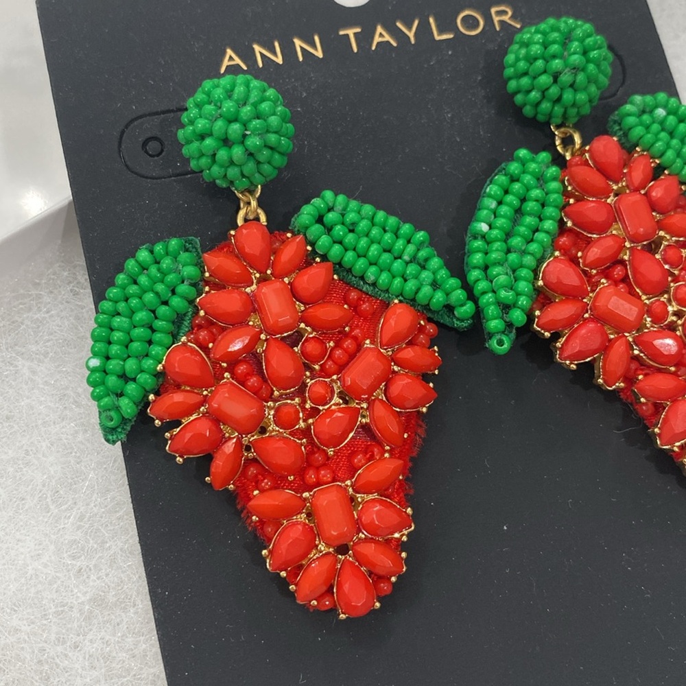 NWT Ann Taylor Beaded Strawberry Earrings - Picture 3 of 4